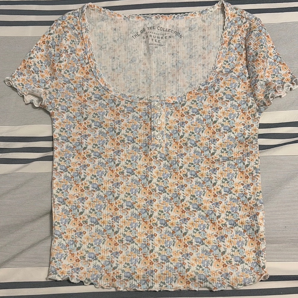Women’s Aeropostale tee
